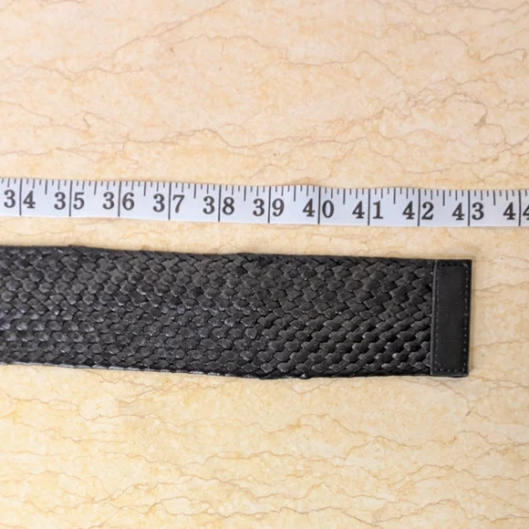 Vintage Woven Wide Straw Black Adjustable Belt.5" x 2 Oval Wooden Buckle - Picture 9 of 13